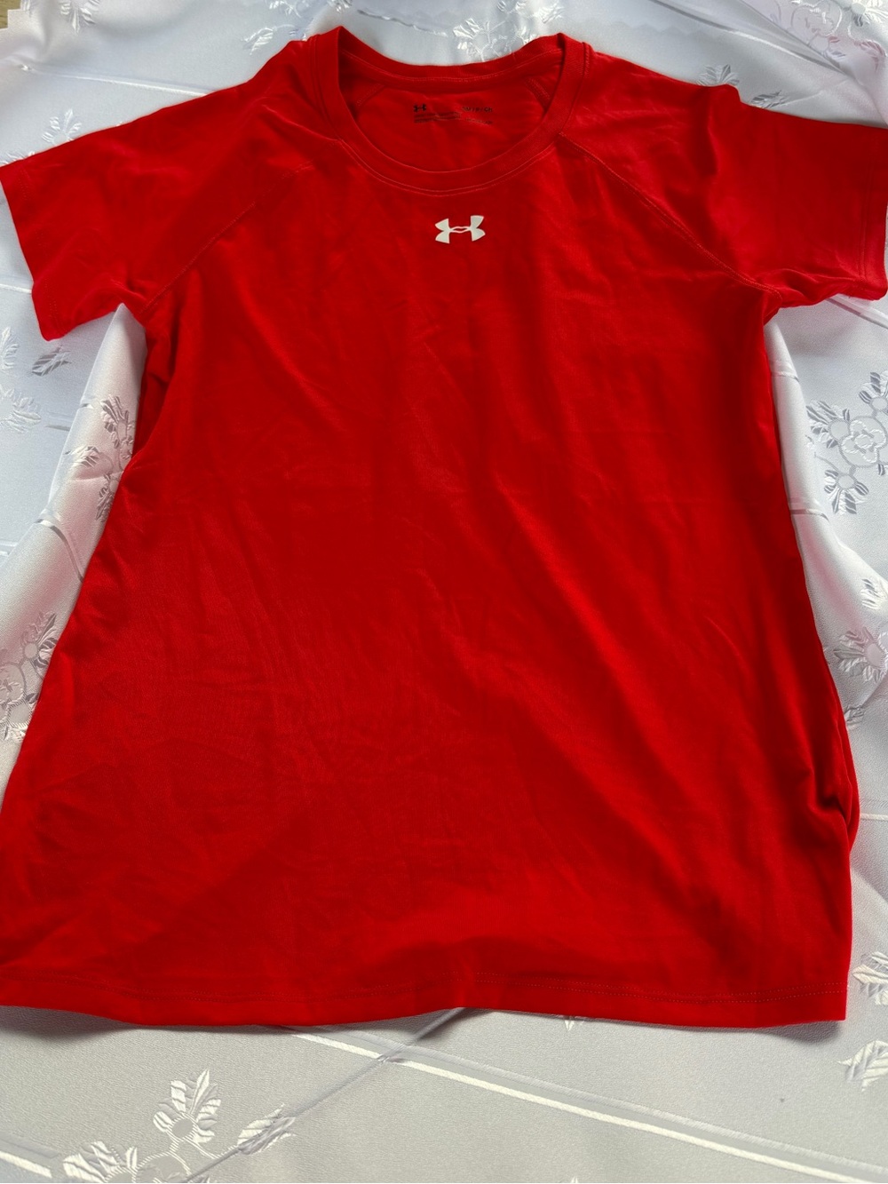 Under Armour HeatGear Red Short-Sleeve Athletic Shirt Size Small